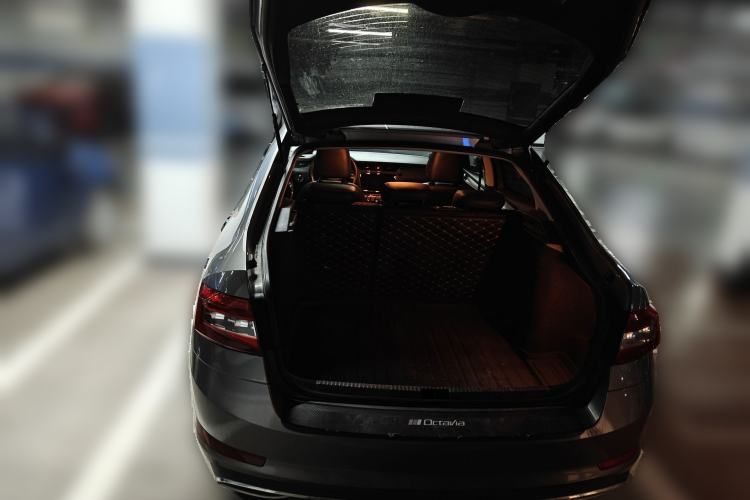 Used Skoda Octavia 2019 1.5L Automatic Smart Drive Luxury Edition China VI Standard