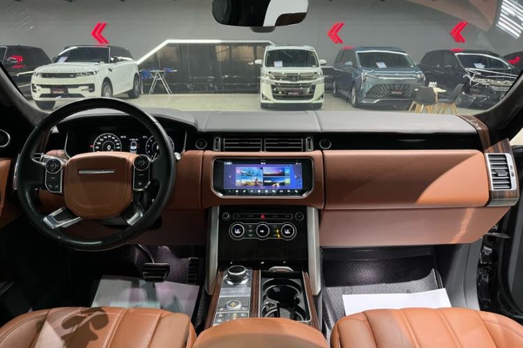 Used Land Rover Range 2017 3.0 SC V6 AB Prestige Extended Edition Interior 6