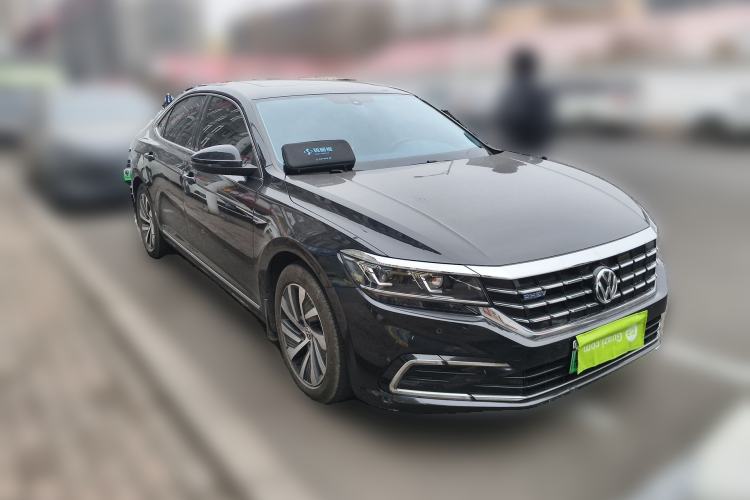 Used Volkswagen Passat New Energy 2019 430 PHEV Hybrid Elite Edition Front Right 45 Deg