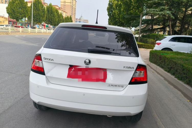 Used Skoda Fabia 2016 1.4L Automatic Car Enjoy Edition