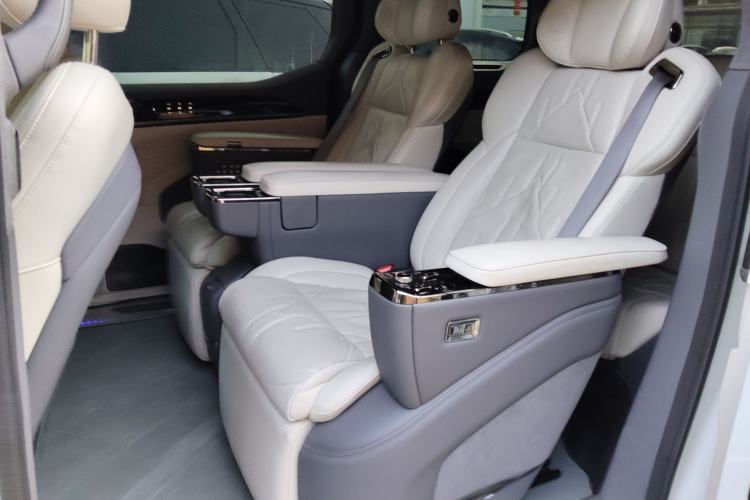 Used Zeekr 009 2024 Six-Seat Executive Version 4WD 108 kWh