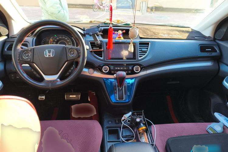 Used Honda CR-V 2015 2.4L four-wheel drive luxury version Center Console