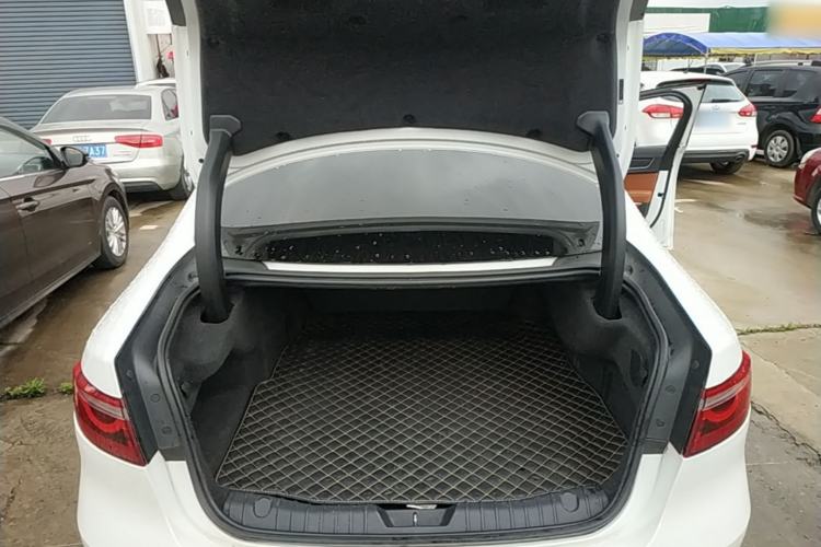 Used Jaguar XFL 2021 XFL 2.0T P250 All-Wheel-Drive Shimmering Black Sport Edition Trunk