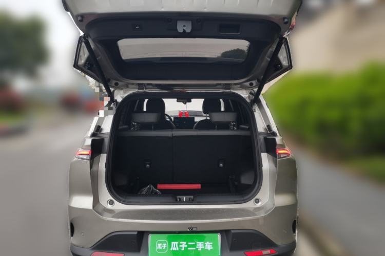 Used Hycan Z03 2022 510 km Range Trendy Cool Version 135 kW 64.23 kWh Trunk