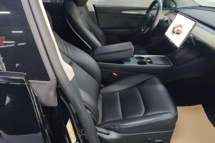 Used Tesla Model Y 2022 Rear-Wheel-Drive Version
