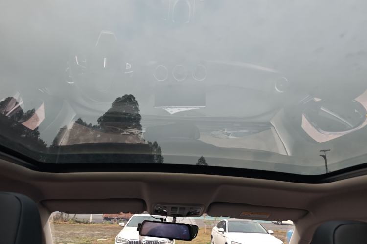 Used Wey VV5 2021 1.5T Two-Wheel Drive Color Pioneer
