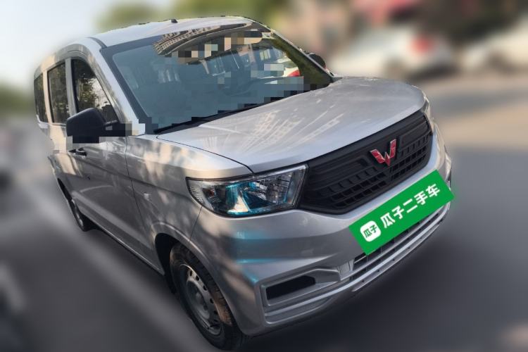 Used Wuling Hongguang V 2022 1.5L Jingqu Edition Electric-Assist LAR Front Right 45 Deg