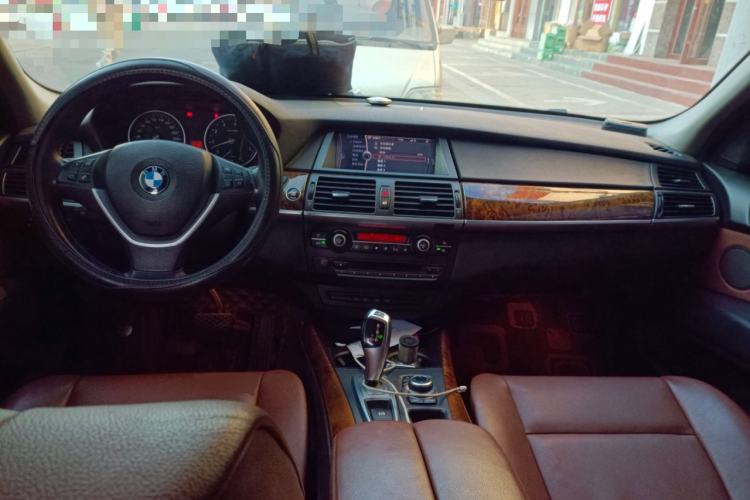 Used BMW X5 2011 xDrive35i Luxury Model
