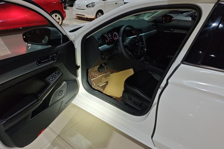 Used Volkswagen Lamando 2019 230TSI DSG Fashion Edition China VI