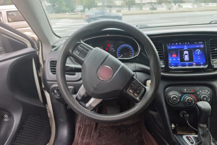 Used Fiat Viaggio 2015 1.4T Automatic Enjoyment Edition Steering Wheel