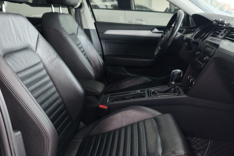 Used Volkswagen Magotan 2018 330TSI DSG Advanced Model Interior 6