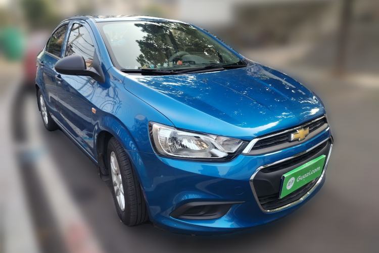 Used Chevrolet Aveo Sonic 2014 Sedan 1.4SL MT Comfort Edition Front Right 45 Deg