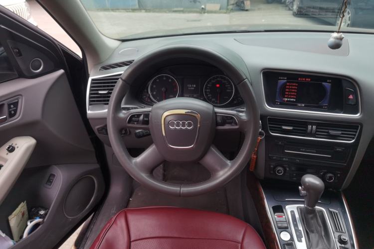Used Audi Q5 2011 2.0TFSI Comfort Version Steering Wheel