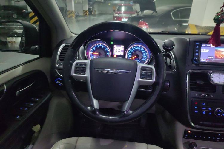 Used Chrysler Grand Voyager 2013 3.6L Luxury Edition
