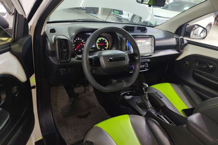 Used Roewe Clever 2021 302 km New Four-Seater Super-Efficient Version Center Console