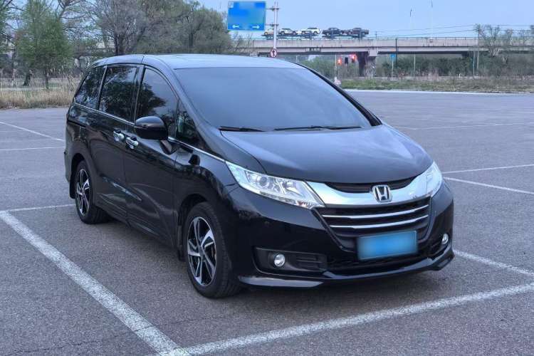Used Honda Odyssey 2015 Revised 2.4L Luxury Edition