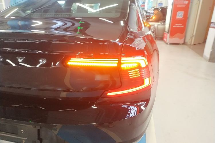 Used Volvo S90 2025 B5 Zhiyi Luxury Edition
