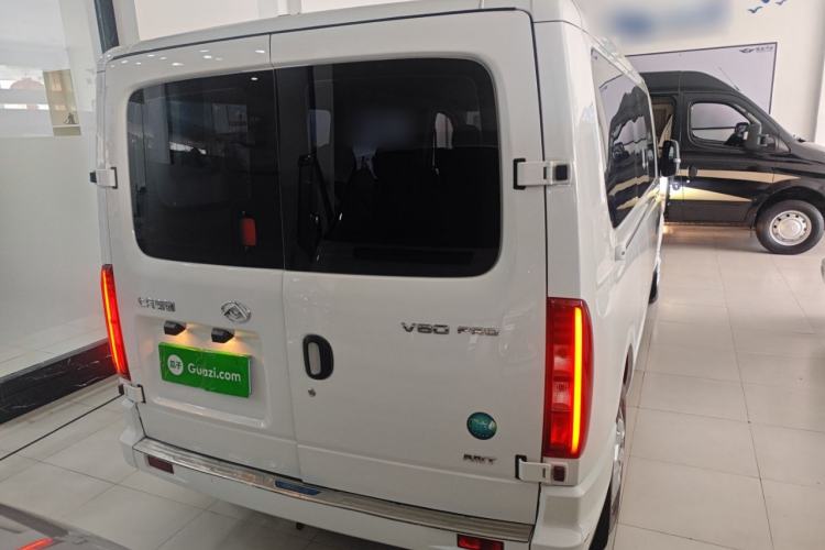 Used SAIC MAXUS Xintu V80 2024 Aoyuntong 6AMT Long Wheelbase Ultra-Low Roof 127 Ps Available in 6/7/8/9-Seater Configurations