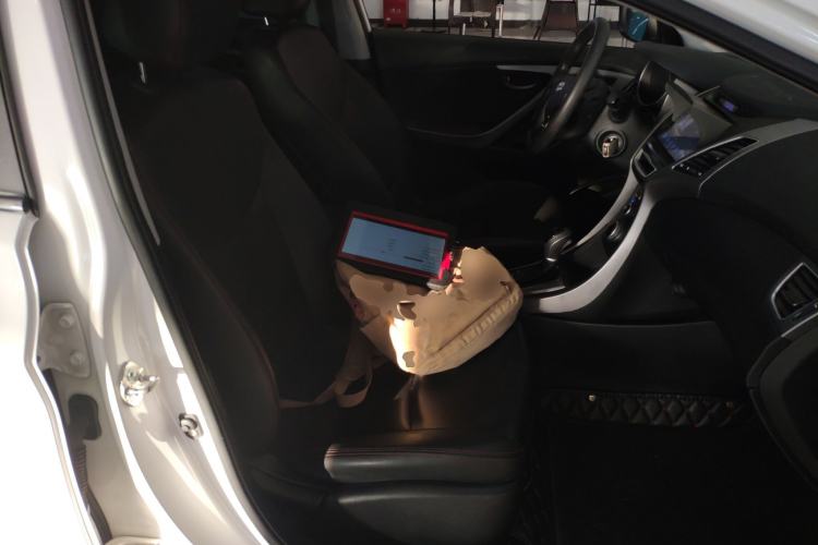 Used Hyundai Elantra (5th Generation / Langdong) 2016 1.6L Automatic Smart Version
