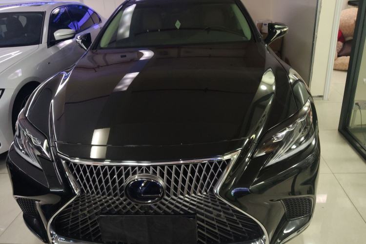 Used Lexus LS 2018 500h Excellence Edition China VI standard
