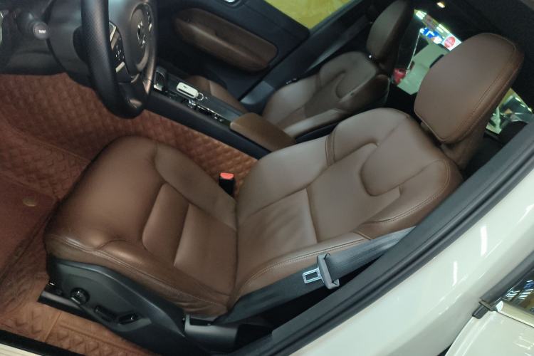 Used Volvo XC60 2022 B5 4x4 Zhiyi Luxury Edition Left Front Seat