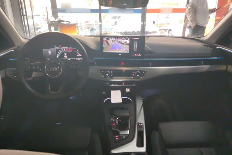 Used Audi A4L 2023 40 TFSI Luxury Dynamic Model Center Console