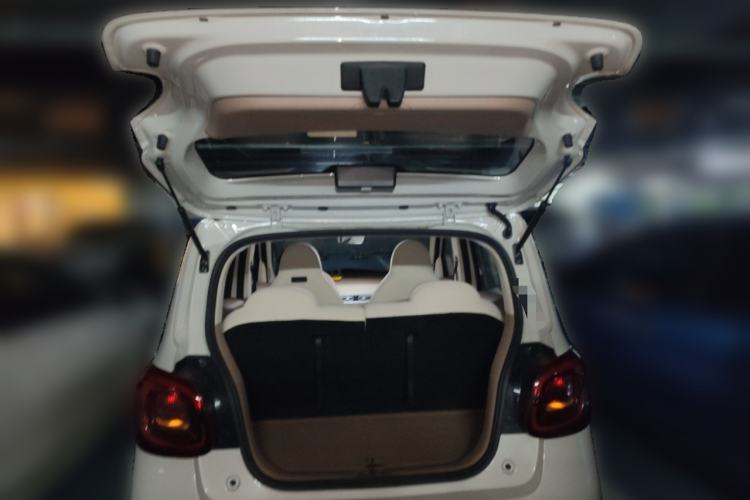 Used Wuling Hongguang MINIEV 2025 Four-Door Version Advanced Edition Trunk