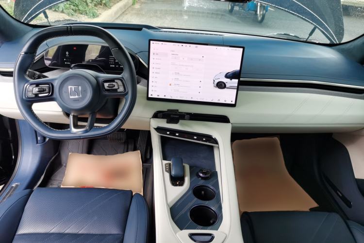 Used Zeekr 001 2024 WE Edition 95 kWh All-Wheel Drive Center Console