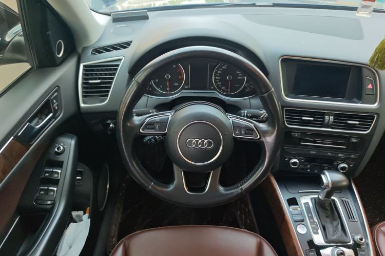 Used Audi Q5 2015 40 TFSI Comfort Model
