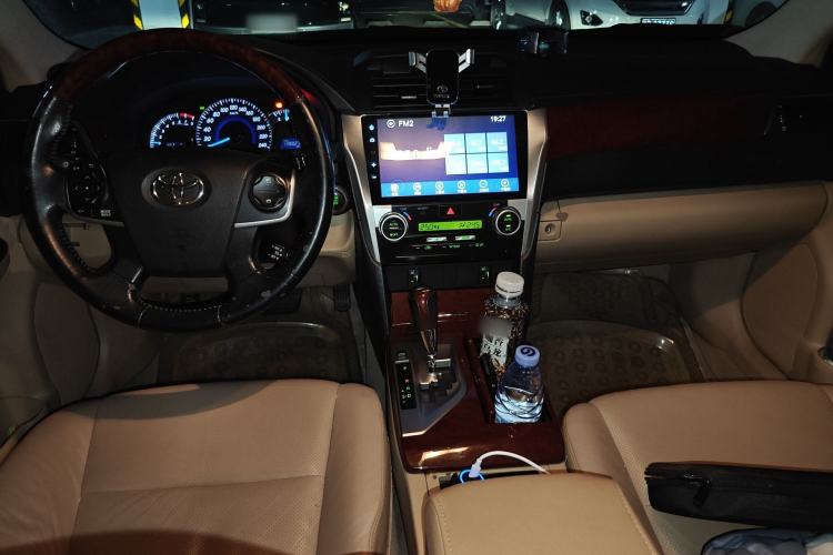 Used Toyota Camry 2013 2.5G Comfort Edition Center Console