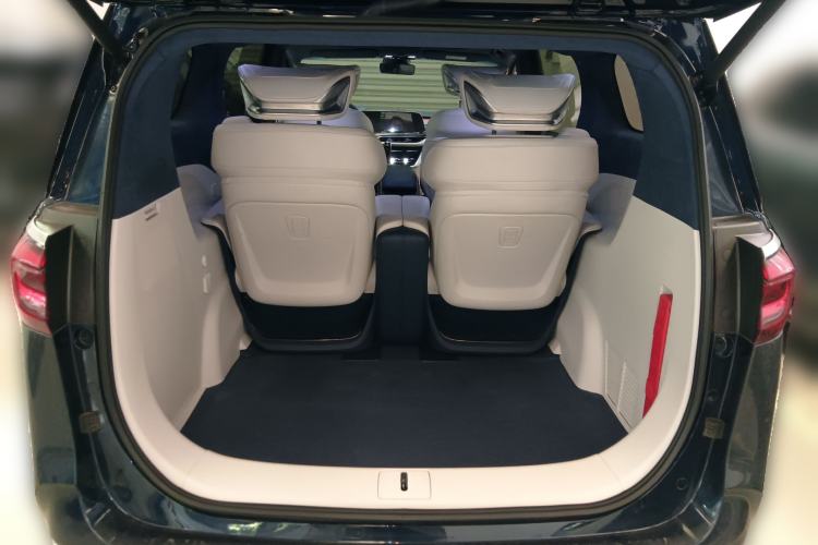 Used Buick GL8 2022 Avenir Avia Four-Seat Prestige Edition Trunk