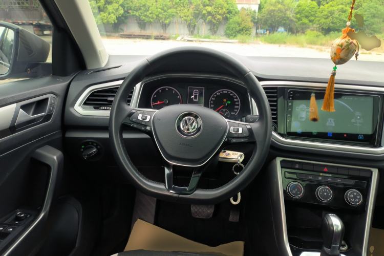 Used Volkswagen T-ROC 2018 230TSI DSG Two-Wheel Drive Advanced Version China V Standard
