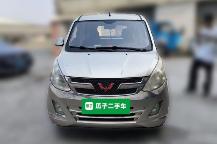 Used Wuling Rongguang V 2016 1.5L Standard Version Front
