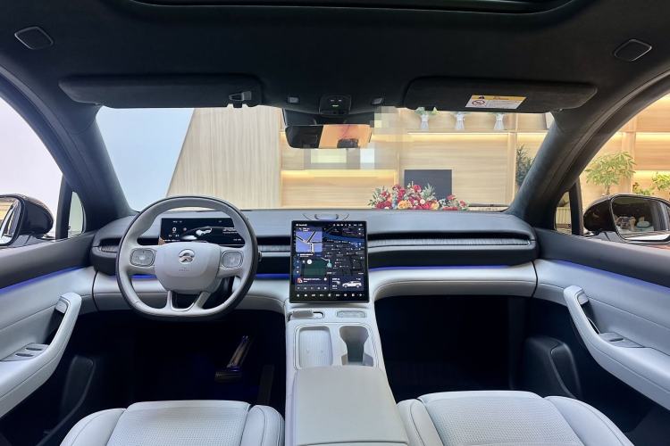 Used Nio ES6 2024 75 kWh Interior 2