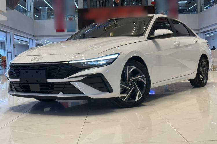 Used Hyundai Elantra 2023 1.5L CVT LUX Prestige Edition
