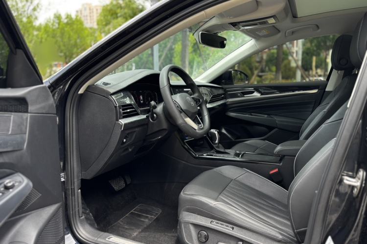 Used Volkswagen Passat 2022 330TSI Starry Luxury Edition
