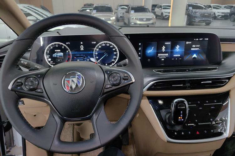 Used Buick GL8 2021 ES Landtrek 653T Luxury Model