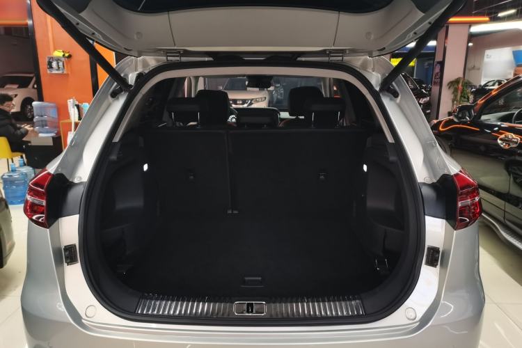 Used Hongqi HS5 2022 Facelifted Version 2.0T Smart Connect Flagship All-Wheel-Drive Edition
