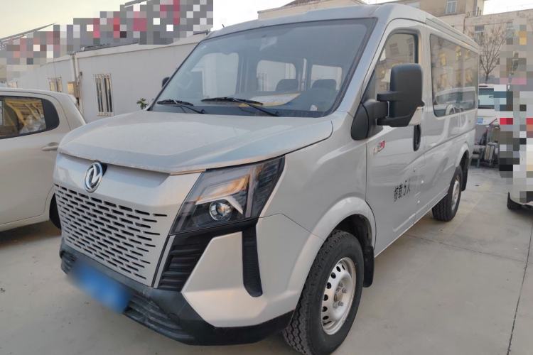 Used Dongfeng Yufeng 2023 V9+ 2.0T Manual Front-Wheel-Drive Multi-Function Short-Chassis Low-Roof 5/6-Seater