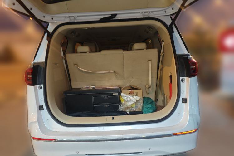 Used Buick GL8 2023 ES Lu Zun Deluxe Model
