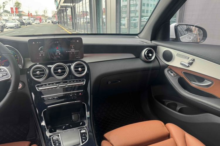 Used Mercedes-Benz GLC 2021 GLC 260 L 4MATIC Dynamic Edition
