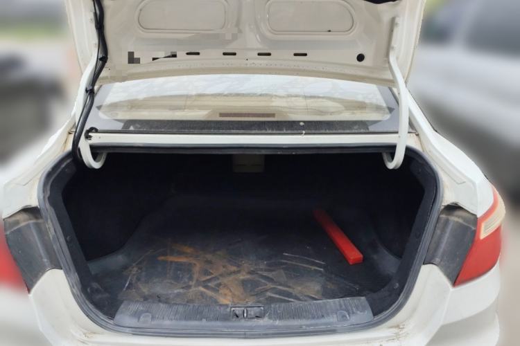 Used CHANGAN Eado 2015 1.6L Manual Luxury Model China IV Standard Trunk