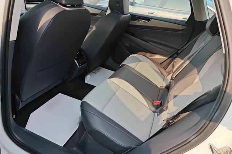 Used Volkswagen ID.7 VIZZION 2024 AIR model Left Rear Seat