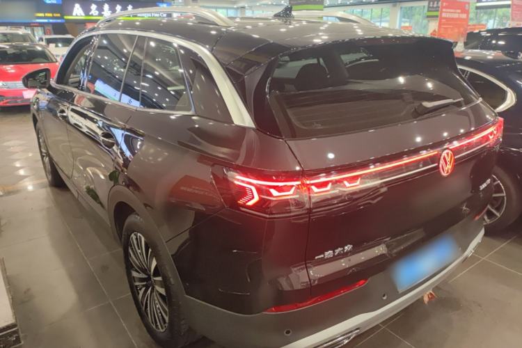 Used Volkswagen Tavendor 2023 330TSI Luxury Touring Edition Rear Left 45 Deg