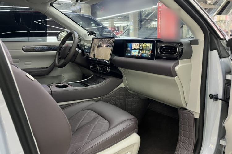 Used Leapmotor C11 2024 Range-Extended 300 Luxury Edition