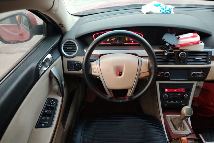 Used Roewe 550 2012 550 1.8L Manual "Pure Gold" Limited Edition
