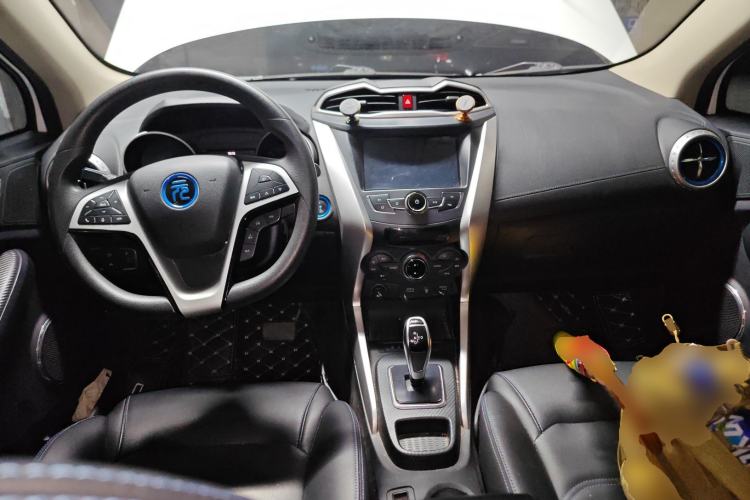 Used BYD Yuan New Energy 2018 EV360 Smart Connect Cool Edition Center Console