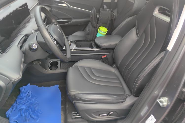 Used NETA U 2022 Zhi 400 Lithium-Nickel-Manganese-Cobalt Energy System Left Front Seat