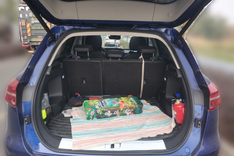 Used Hongqi HS5 2022 Facelifted Version 2.0T Smart Connect Flagship All-Wheel-Drive Edition Trunk