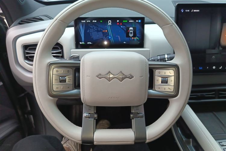 Used Formula Leopard Titanium 3 2025 501 km All-Wheel Drive Intelligent Driving Max Edition Steering Wheel